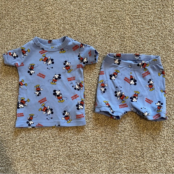 SOLD Gap x Disney Mickey PJs 12-18M - Picture 1 of 3